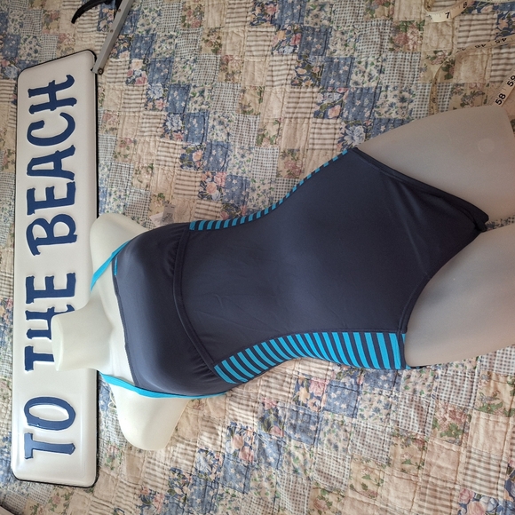 Nike One Piece blue Racerback swimsuit size S NWT - Picture 9 of 16